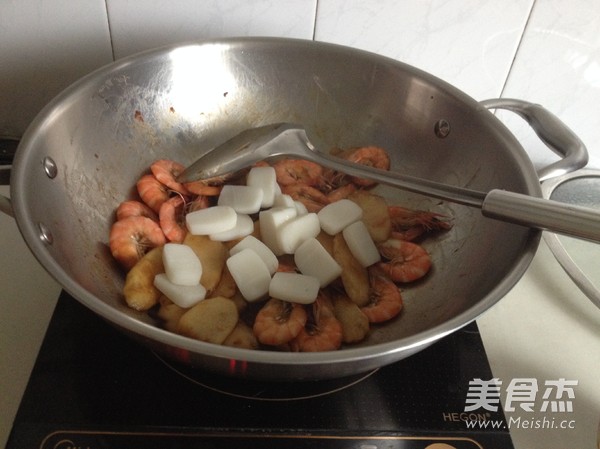 Stir-fried Shrimp with Soy Sauce and Yam recipe