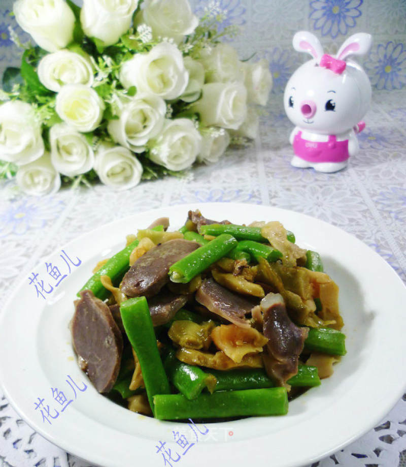 Stir-fried Goose Gizzards with Mustard and Plum Beans recipe