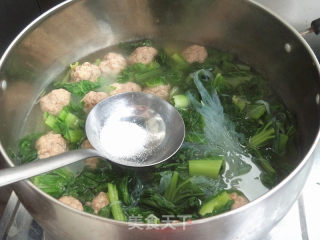 Cabbage Vermicelli Meatball Soup recipe