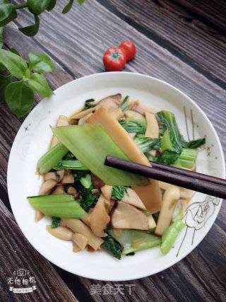 Stir-fried Rapeseed with Pleurotus Eryngii recipe
