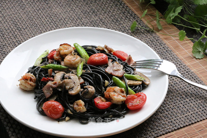 "dark Cuisine"-italian Cuttlefish Noodle
