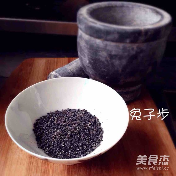 Kidney-tonifying Six Black Porridge recipe