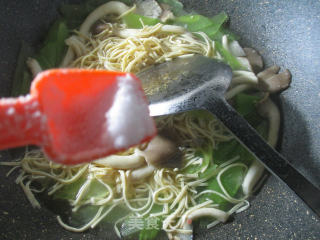 Xiuzhen Mushroom Lettuce Boiled Dried Shreds recipe