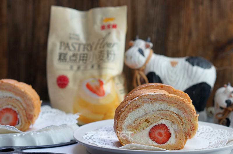 Strawberry Cream Roll with Fresh Fruit