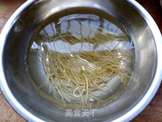 Sauerkraut Vermicelli Pork Slices recipe