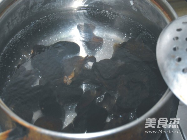 Cold Lily Black Fungus recipe