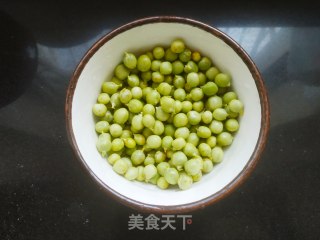 Scrambled Eggs with Peas recipe