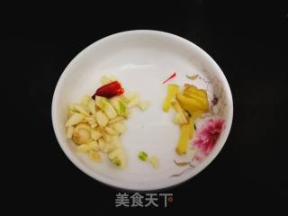 Stir-fried Yuba with Lettuce and Vegetables recipe