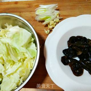 Stir Fried Fungus with Kale recipe
