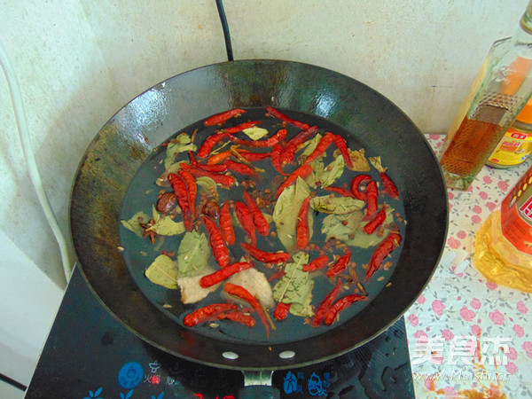 Spicy Braised Chicken Feet recipe