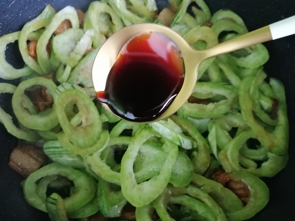 Snake Bean Stir-fried Pork Slices recipe