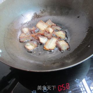 Stir-fried Bacon with Green Pepper and Cabbage Stem recipe