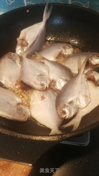 Braised Pomfret with Sauce recipe