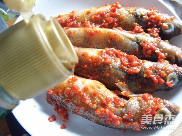 Steamed Antarctic Fish with Garlic Chili Sauce recipe