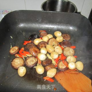 Stir-fried Mushroom Eggs recipe