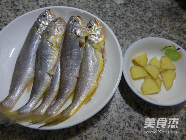 Steamed Small Yellow Croaker recipe