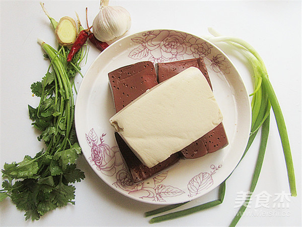 Pork Blood Stewed Tofu recipe