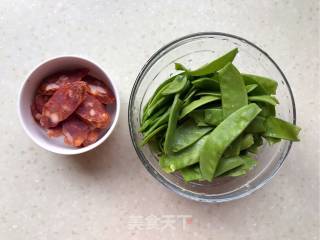 Fried Sausage with Snow Pea recipe
