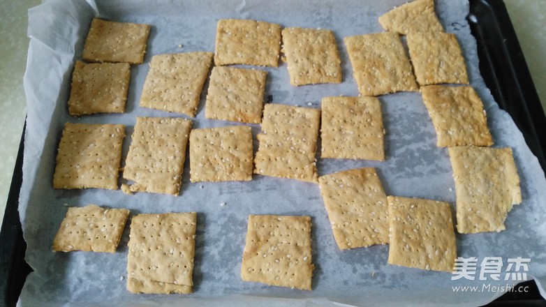 Sesame Soda Crackers recipe