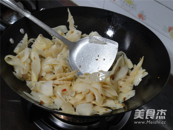 Sour Bamboo Shoots Beef recipe