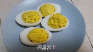 Deviled Eggs with Black Pepper Sauce recipe