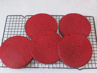 Minimalist Style. Red Velvet Birthday Cake recipe
