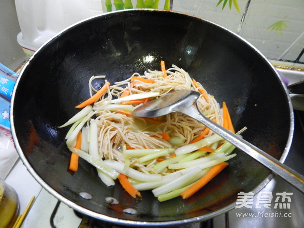 Stir-fried Shredded Beans with Celery recipe