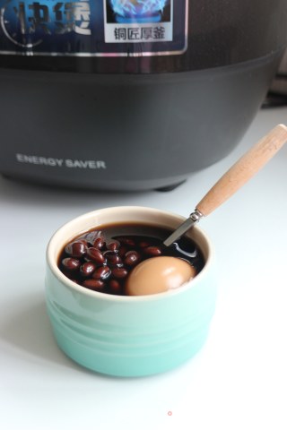 Nourishing Sweet Soup-black Beans and Brown Sugar Stewed Eggs recipe