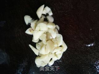 Stir-fried Bean Curd with Red Pepper Sausage recipe