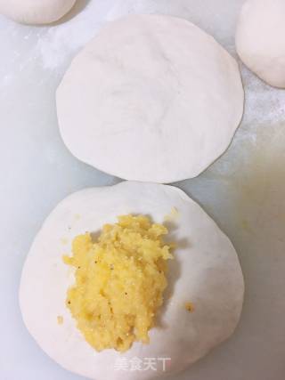 How to Make Custard Buns with Custard Stuffed Buns recipe