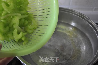 Celery Mixed with Shredded Chicken recipe