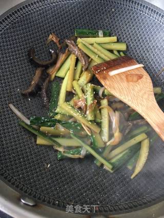 Fried Sea Cucumber with Cucumber recipe
