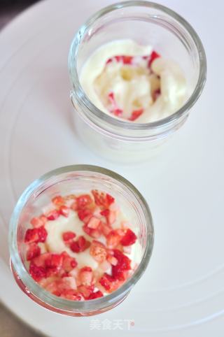 Strawberry Cream Cup recipe