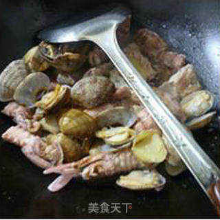 Fried Mantis Shrimp with Clams recipe