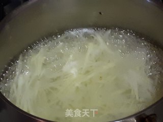 Shredded Potatoes with Homemade Salad recipe