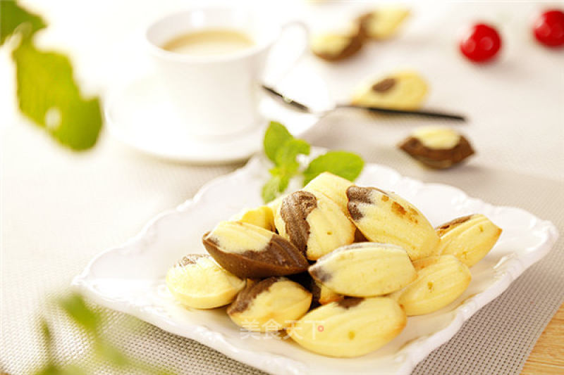 The Practice of Two-tone Madeleine recipe