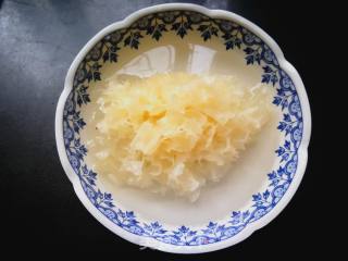 Osmanthus Red Pear Tremella Syrup recipe