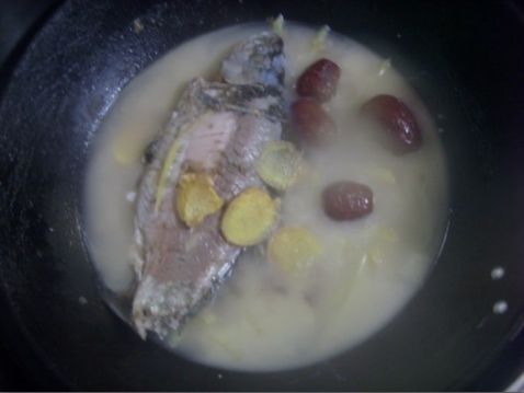 Red Date Crucian Fish Soup recipe