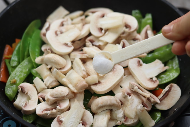 Fried Mushrooms with Snow Peas recipe