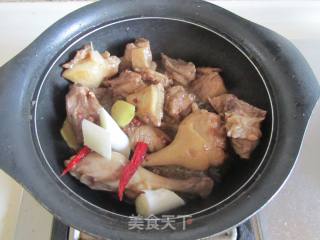 Roasted Duck Legs with Lettuce recipe