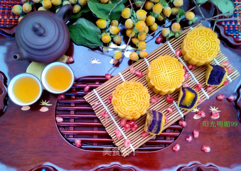 Purple Sweet Potato Mooncake