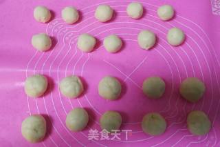 Su's Bean Paste and Egg Yolk Mooncake recipe