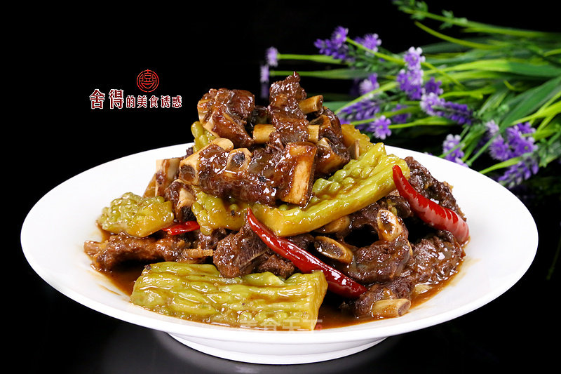 Summer Delicacy [tender Steak Ribs and Grilled Bitter Gourd] recipe