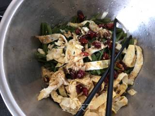 #家常菜# Celery with Egg Skin recipe