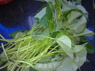 Stir-fried Sweet Potato Leaves with Garlic recipe