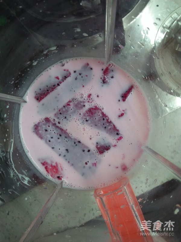 Dragon Fruit Milkshake recipe