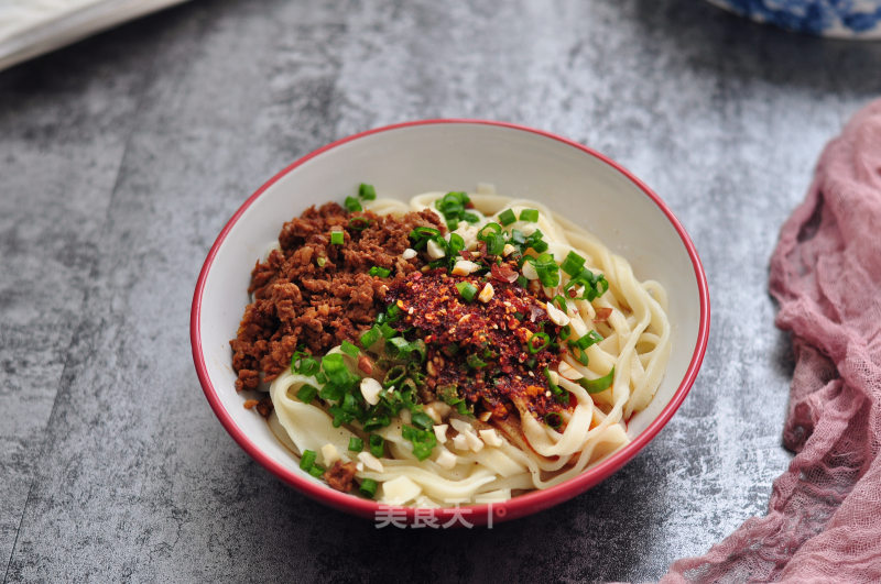 Spicy Dry Mixed Noodles recipe