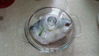 Microwave Steamed Fish: Scallion Golden Pomfret recipe