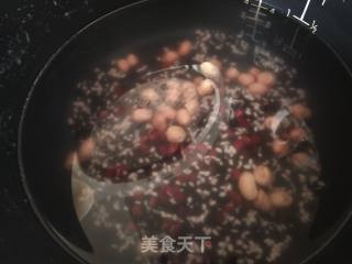 Black Rice, Peanuts and Red Dates Porridge recipe