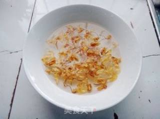 Women Need to Meditate in Menopause-dendrobium Flower Tofu Soup recipe